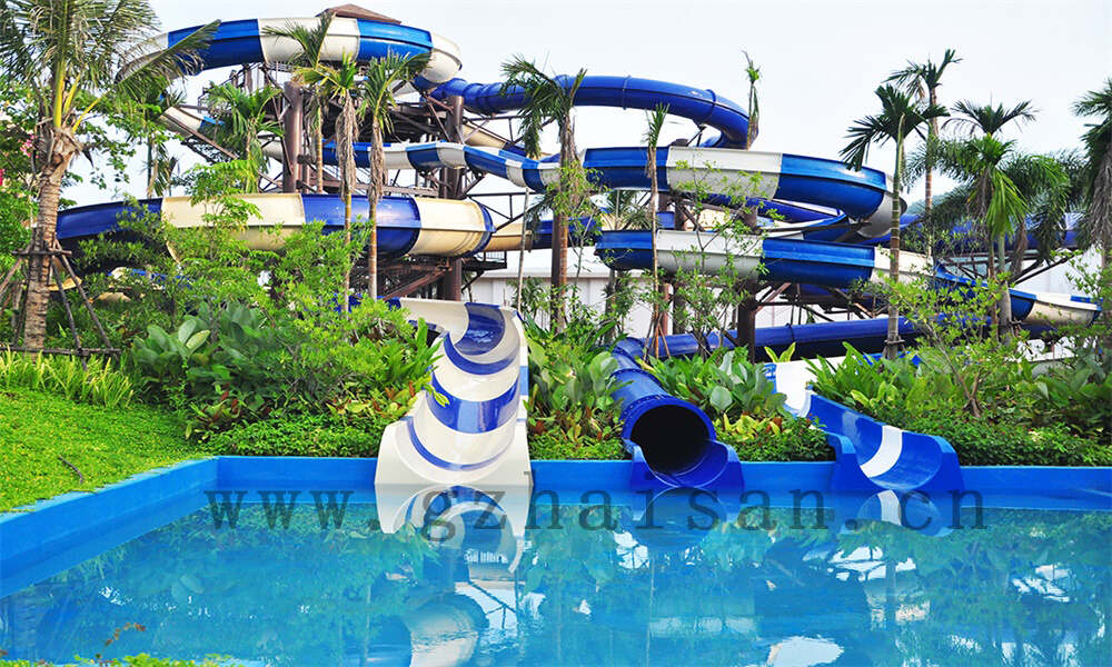 选择水上游乐设施厂家应关注哪些方面？